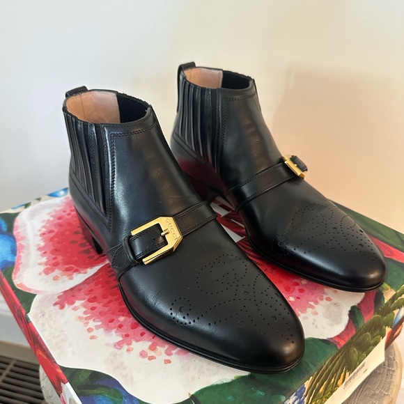 NWOT Gucci leather booties - Picture 3 of 9